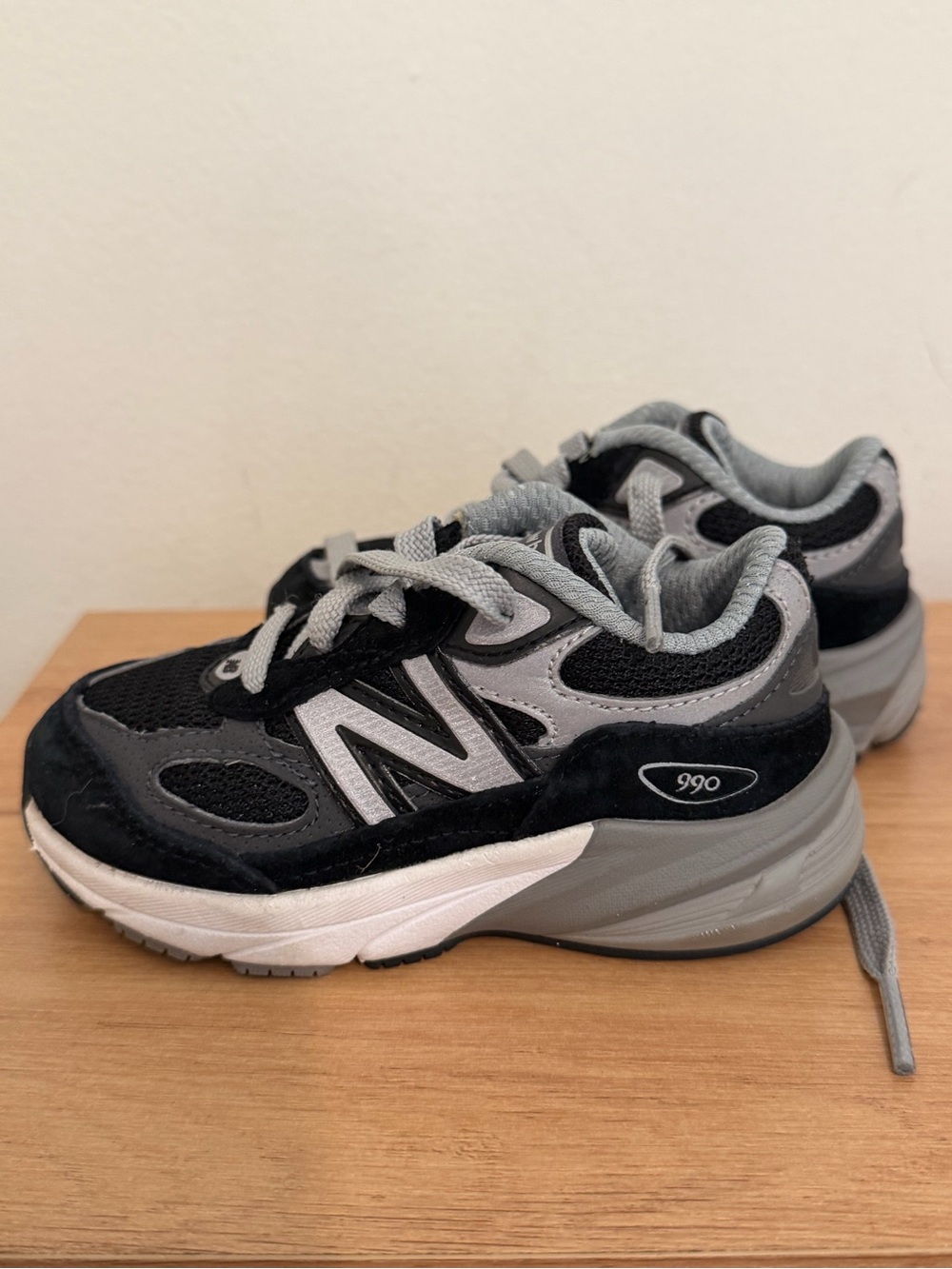 New Balance Kids 990 Athletic Sneakers - Black & Gray